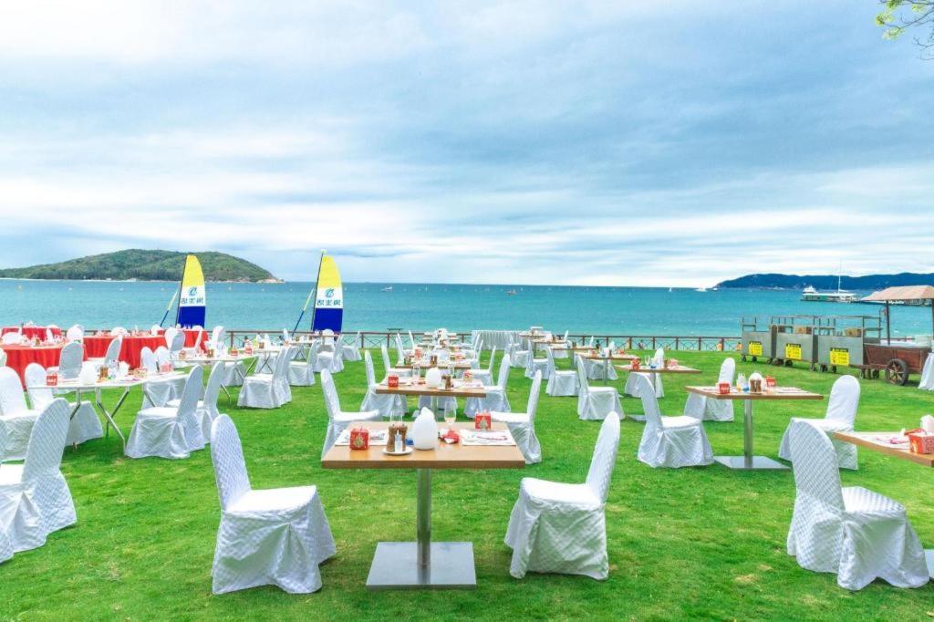 Ocean View Resort Yalong Bay Санья Экстерьер фото