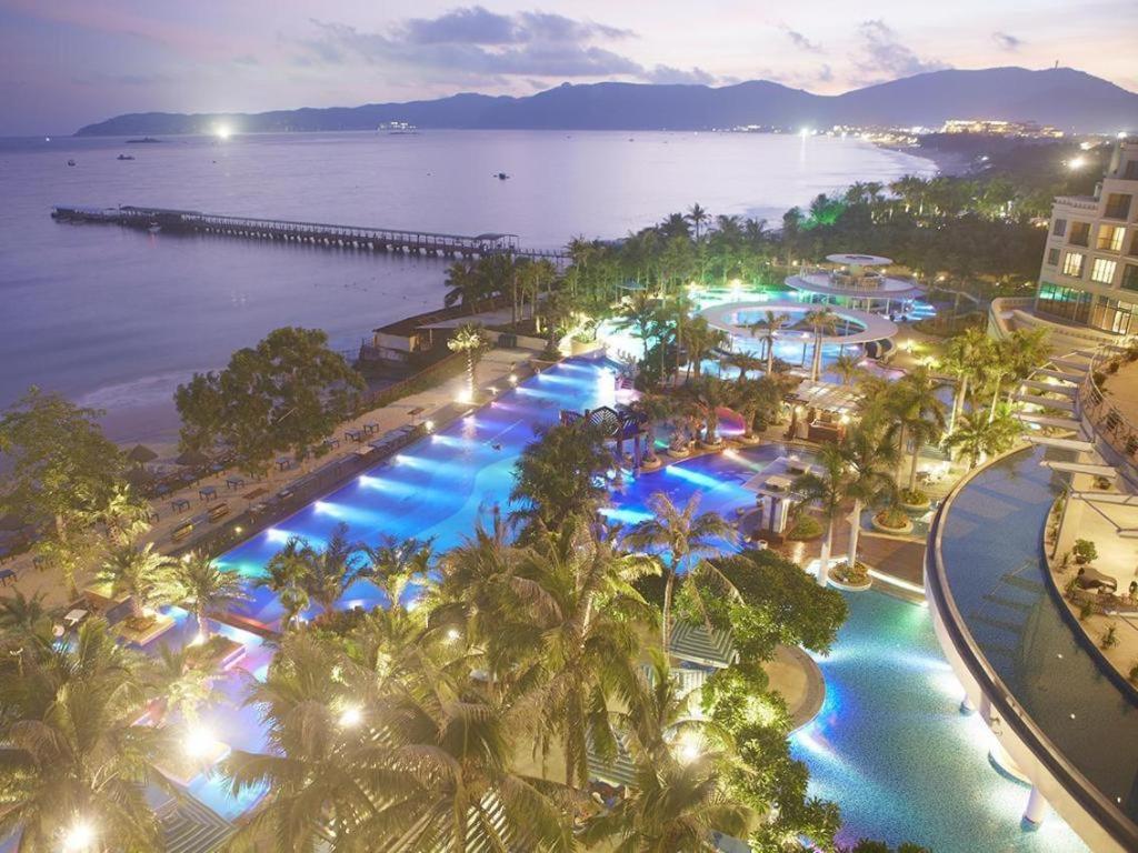 Ocean View Resort Yalong Bay Санья Экстерьер фото